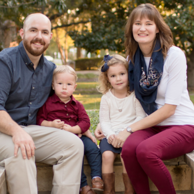 Shannon Peterson with her husband and 2 children